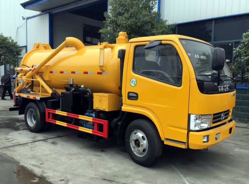東風4方吸污車